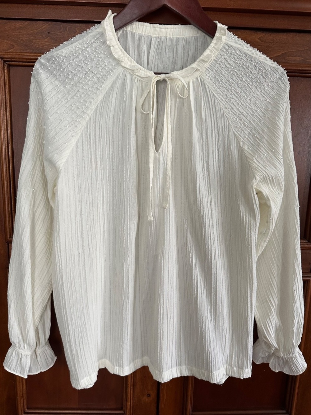 No Label Women's Faux Pearl Embellished Ivory Long Sleeve Blouse Size M/L NWOT
